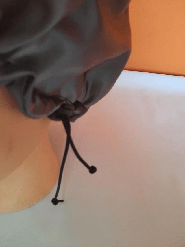 Bonnet satin