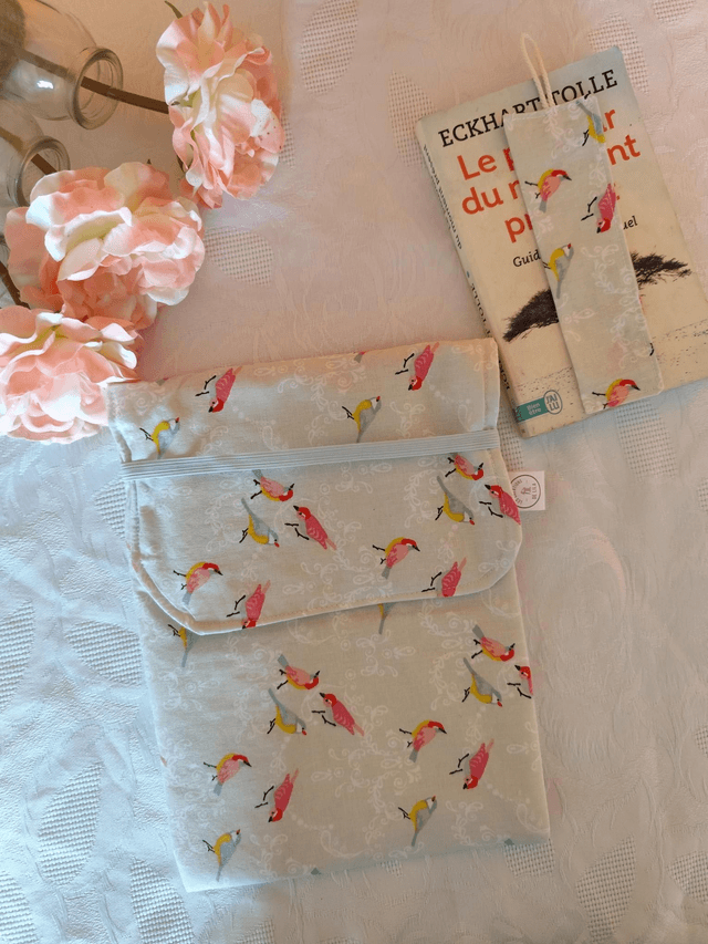 Pochette à livre M + marque page  